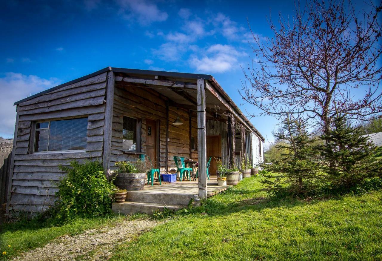 Ceridwen Glamping, Double Decker Bus And Yurts Campsite